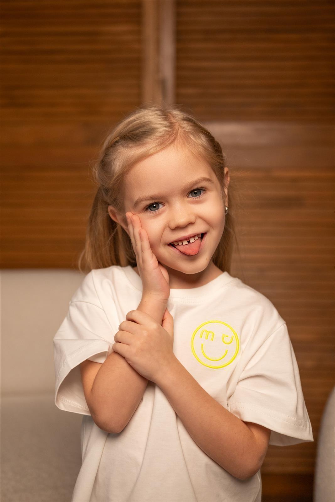Smiley Milk Tshirt